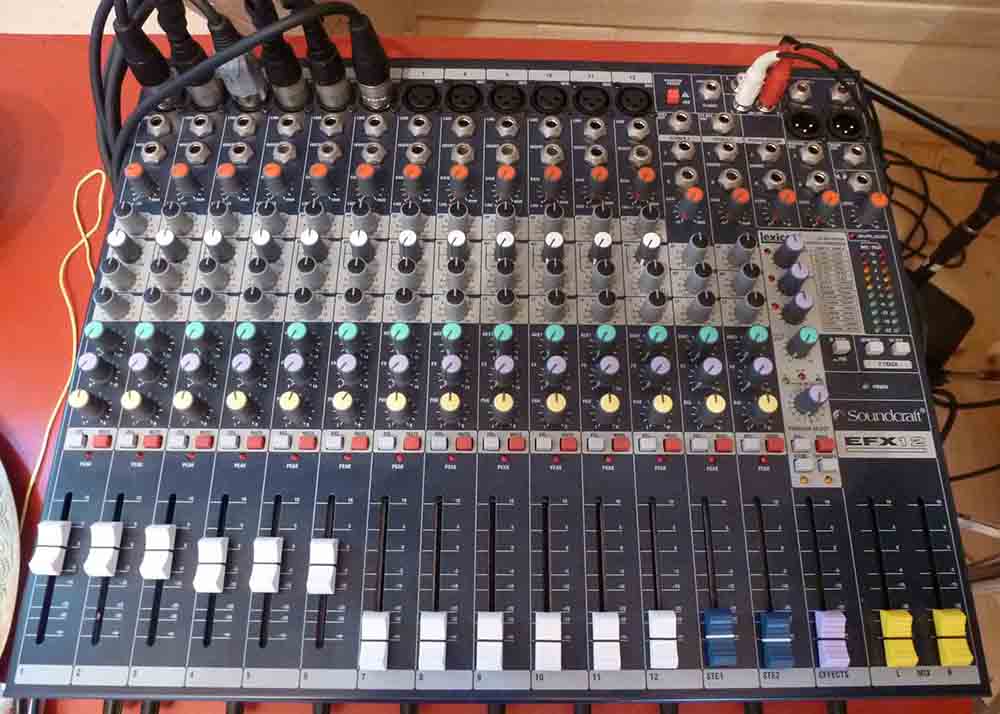 Mixer Soundcraft EFX12