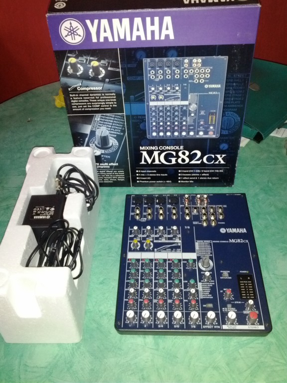 Mixer Yamaha MG82CX